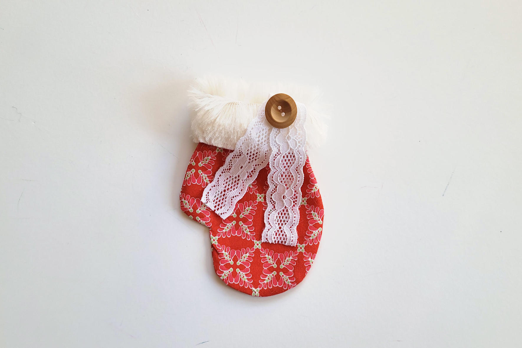 Mitten Garland - Fabricland West